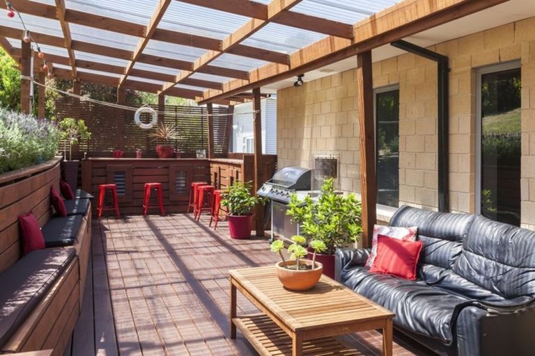 Photo of property in 8 Crossland Terrace, Lyttelton, 8082