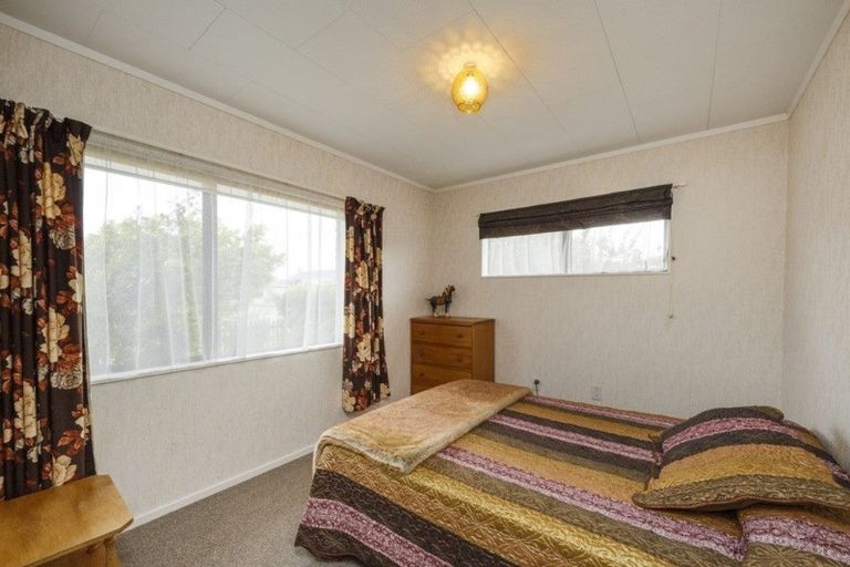 Photo of property in 14 Willowstream Grove, Cloverlea, Palmerston North, 4412