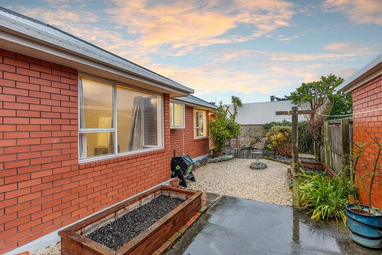 Photo of property in 2/126 Opawa Road, Opawa, Christchurch, 8023