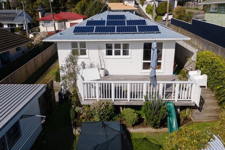 Photo of property in 33 Beazley Avenue, Paparangi, Wellington, 6037