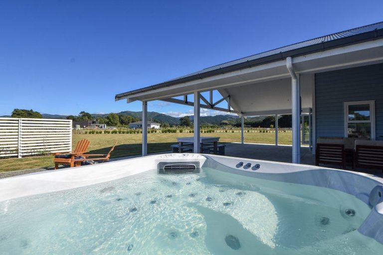 Photo of property in 66a Thomas Road, Carrington, Carterton, 5791