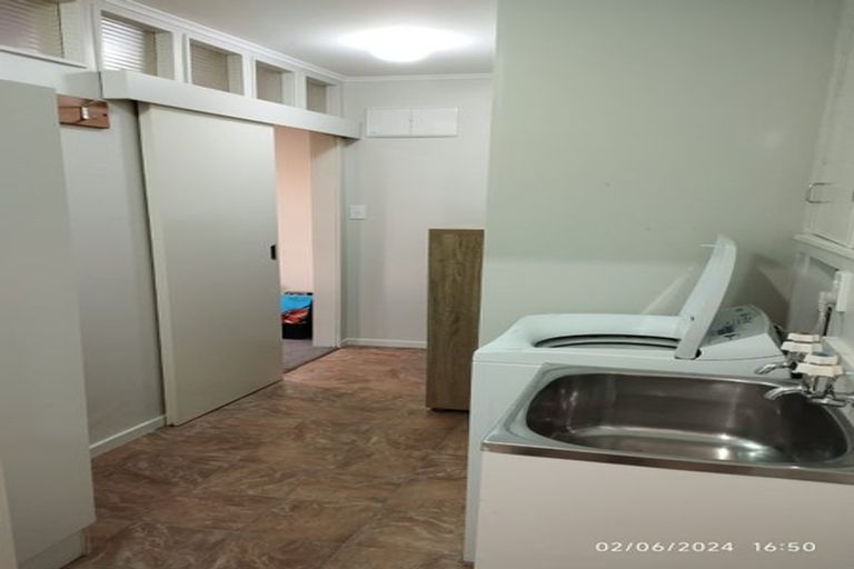 Photo of property in 19 Carluke Street, Paparangi, Wellington, 6037