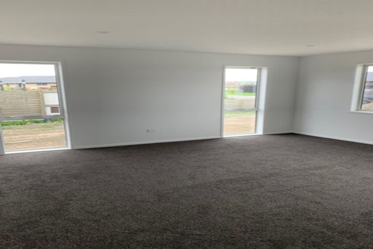 Photo of property in 52 Watkins Drive, Rangiora, 7400