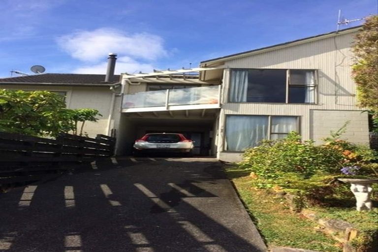 Photo of property in 2/22 Mariposa Crescent, Birkenhead, Auckland, 0626