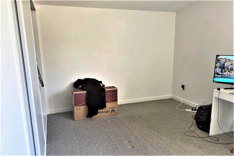 Photo of property in 2/38 Makara Road, Karori, Wellington, 6012