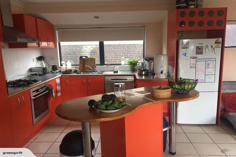 Photo of property in 12 Lone Tree Avenue, Te Atatu Peninsula, Auckland, 0610