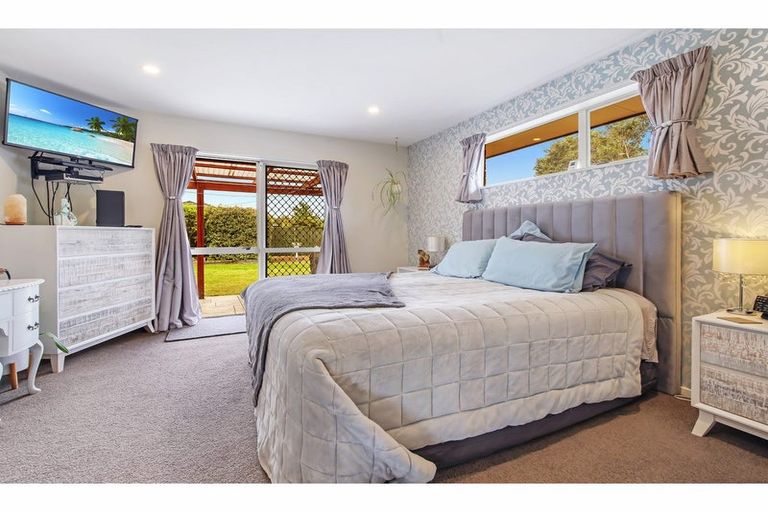 Photo of property in 2 Cobden Place, Woodend, 7610