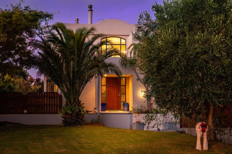 Photo of property in 3 Shearwater Rise, Paraparaumu Beach, Paraparaumu, 5032