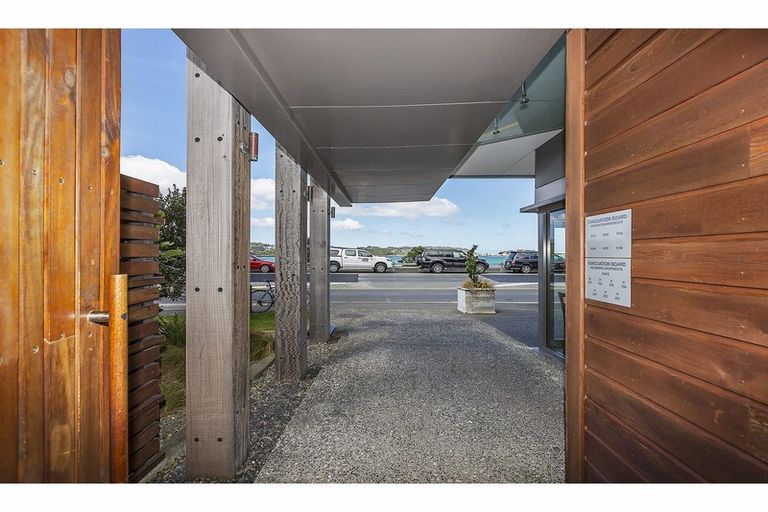 Photo of property in Patent 326 Apartments, 206s/326 Evans Bay Parade, Hataitai, Wellington, 6021