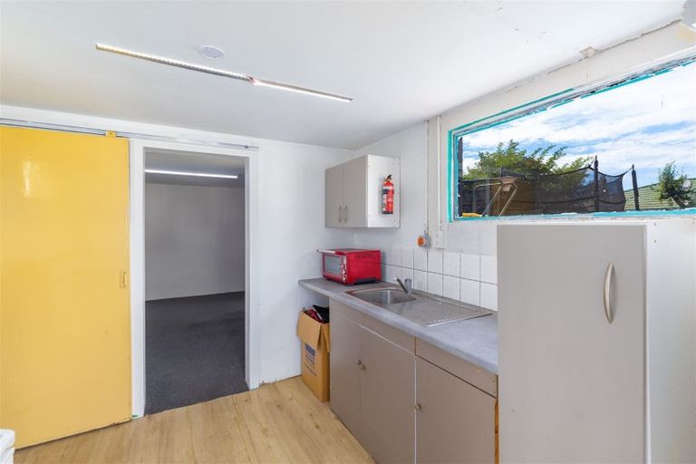 Photo of property in 121 Oakhampton Street, Hornby, Christchurch, 8042
