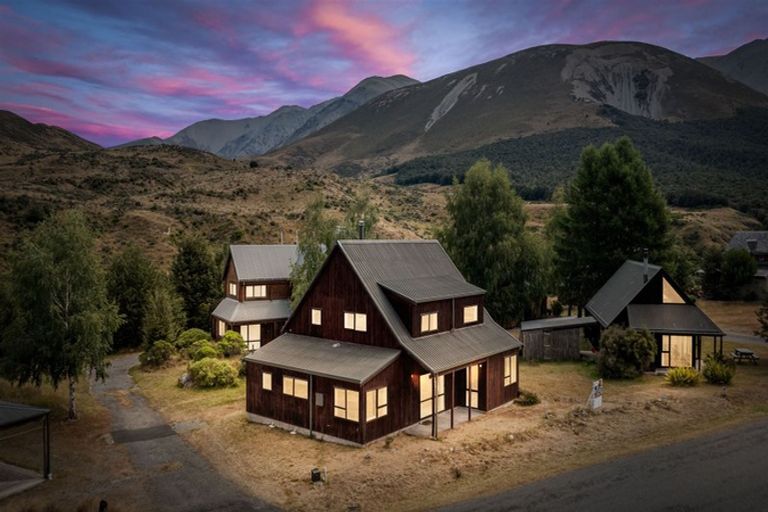 Photo of property in 10 Torlesse Place, Castle Hill, Springfield, 7580