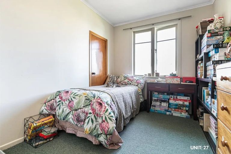 Photo of property in 27 Coniston Avenue, Te Atatu South, Auckland, 0610