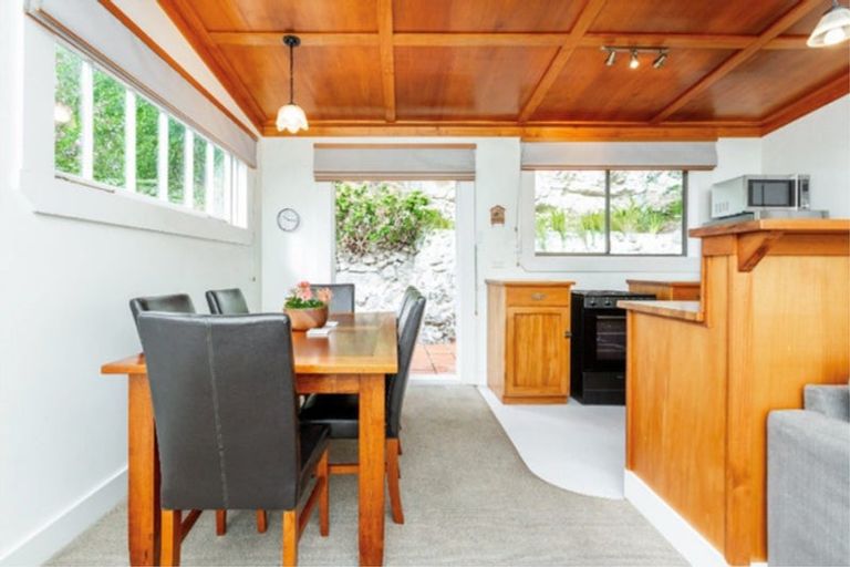 Photo of property in 34 Shakespeare Road, Bluff Hill, Napier, 4110