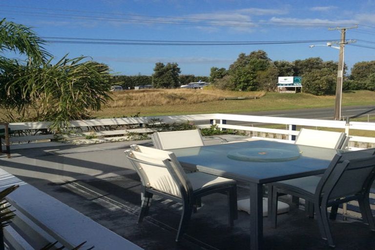 Photo of property in 494 Papamoa Beach Road, Papamoa Beach, Papamoa, 3118