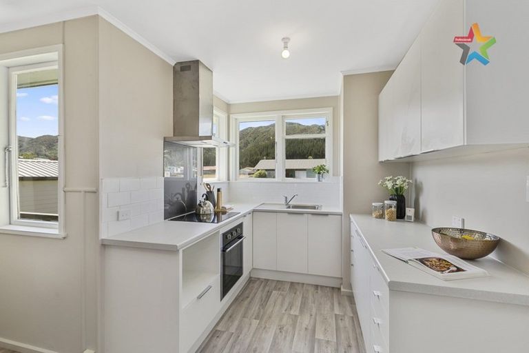 Photo of property in 17 Grimsby Grove, Wainuiomata, Lower Hutt, 5014