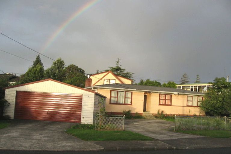 Photo of property in 108 Vodanovich Road, Te Atatu South, Auckland, 0610