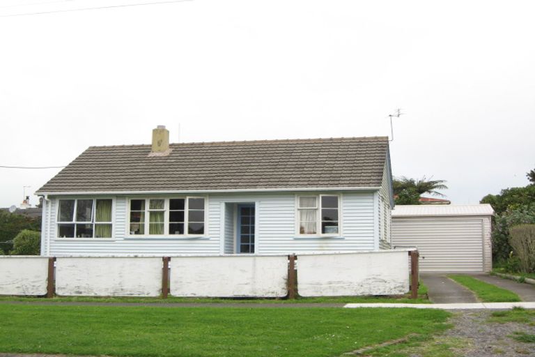 Photo of property in 37 Parris Street, Waitara, 4320