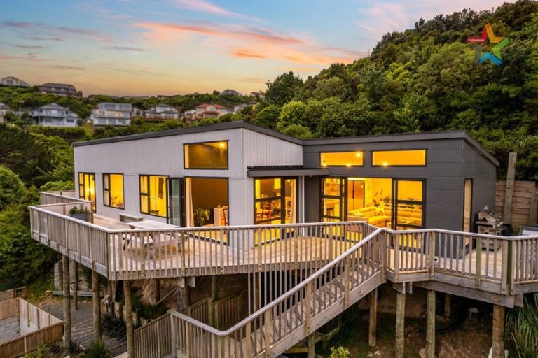 Photo of property in 9 Mulberry Street, Maungaraki, Lower Hutt, 5010