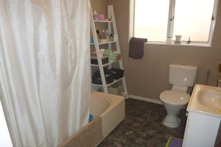 Photo of property in 41 Brightwater Crescent, Totara Park, Upper Hutt, 5018