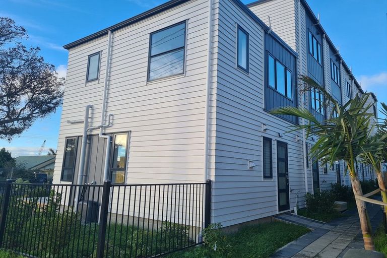 Photo of property in 6/122 Pooks Road, Ranui, Auckland, 0612