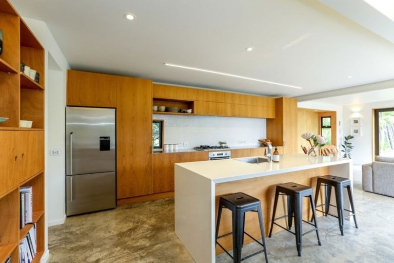 Photo of property in 76 Cutfield Road, New Plymouth, 4310