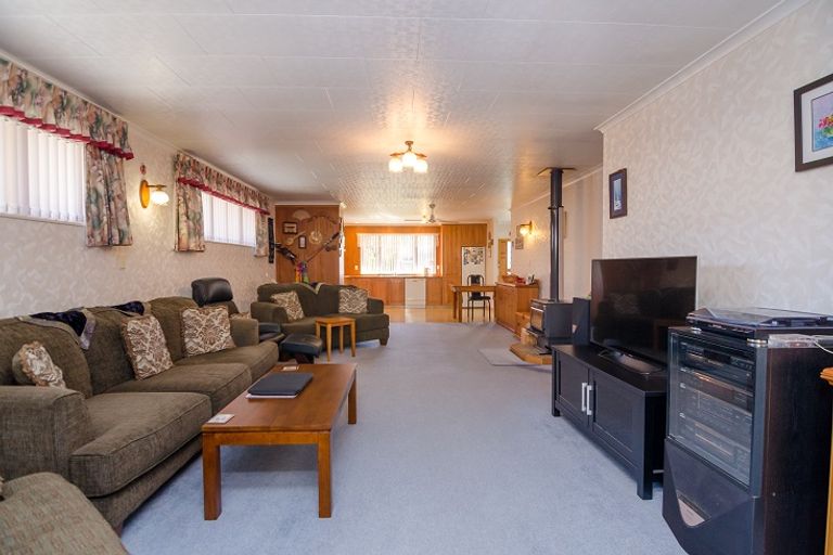 Photo of property in 32 Richmond Road, Carterton, 5713