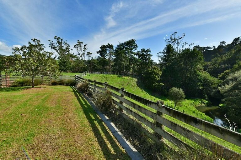 Photo of property in 269 Haruru Road, Kaukapakapa, 0873