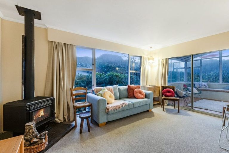 Photo of property in 71 Oriel Avenue, Tawa, Wellington, 5028