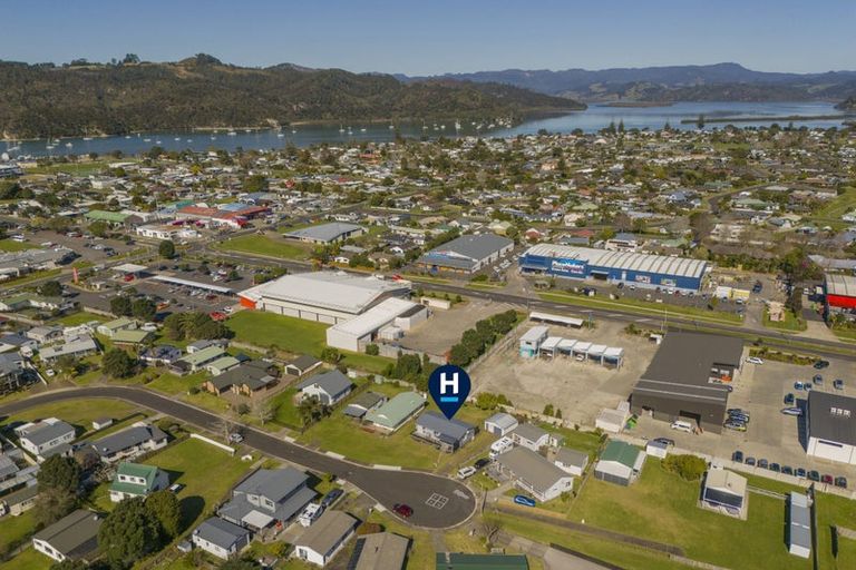 Photo of property in 21 Endeavour Close, Whitianga, 3510