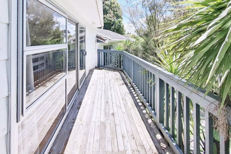 Photo of property in 27 Glencourt Place, Glenfield, Auckland, 0629
