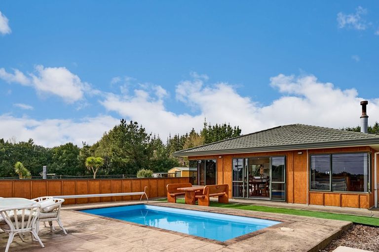 Photo of property in 12 Te Horo Beach Road, Te Horo, Otaki, 5581