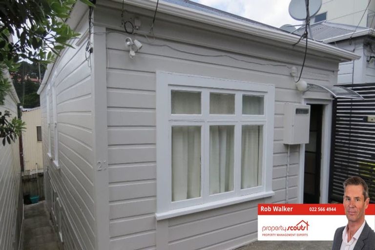 Photo of property in 21 Hanson Street, Mount Cook, Wellington, 6021