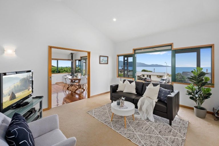 Photo of property in 10-12 Oratia Street, Waikanae Beach, Waikanae, 5036