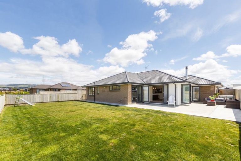 Photo of property in 32 Silicon Way, Fitzherbert, Palmerston North, 4410