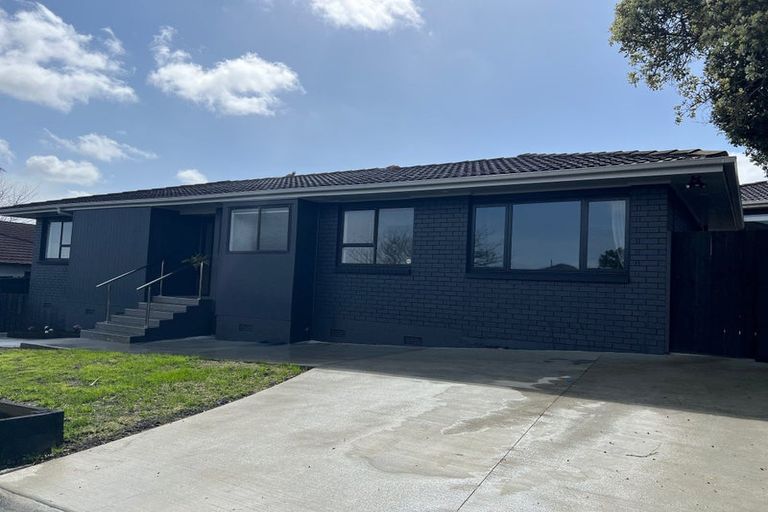 Photo of property in 1/131 Botany Road, Botany Downs, Auckland, 2010