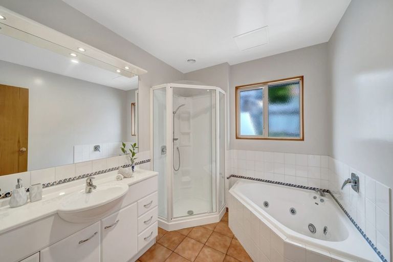 Photo of property in 6 Somerton Rise, Westmorland, Christchurch, 8025