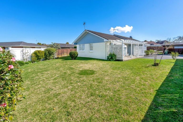 Photo of property in 5 Rene Place, Sunnyhills, Auckland, 2010