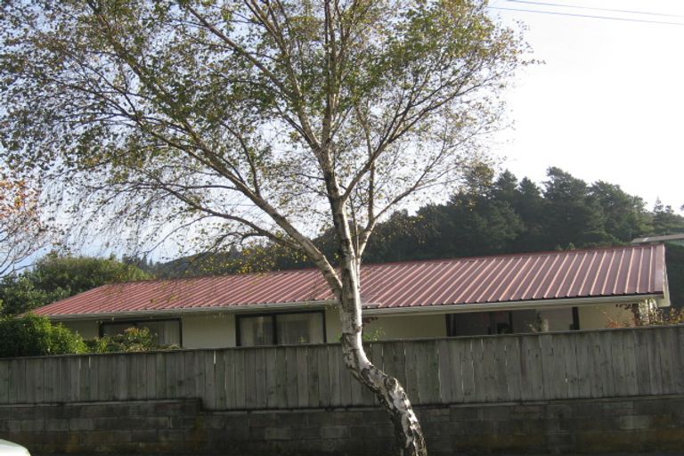 Photo of property in 2/384 Stokes Valley, Stokes Valley, Lower Hutt, 5019