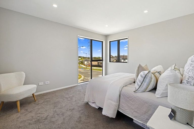 Photo of property in 46 Paretao Street, Massey, 0614