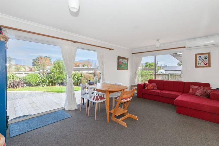 Photo of property in 2 Toiora Place, Takaka, 7110