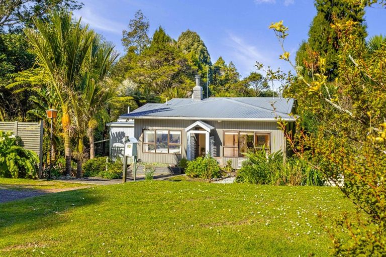 Photo of property in 83 Wood Bay Road, Titirangi, Auckland, 0604