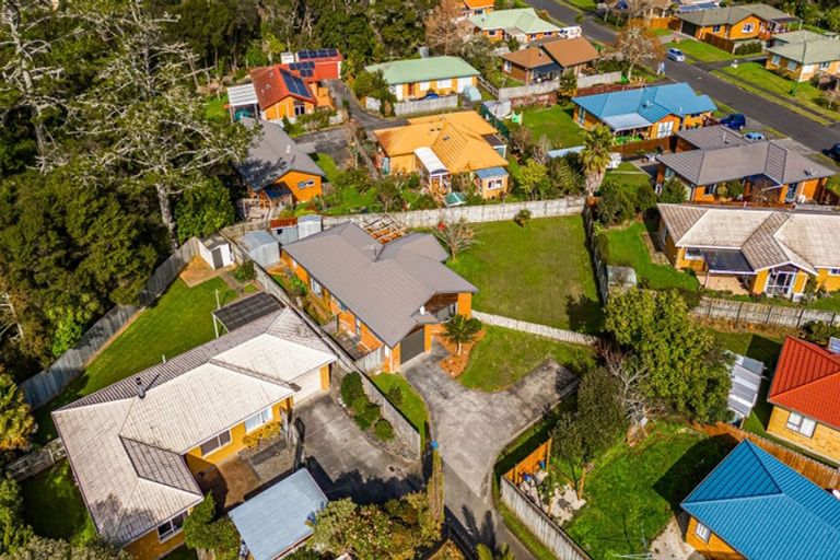 Photo of property in 37 Waimoko Glen, Swanson, Auckland, 0612