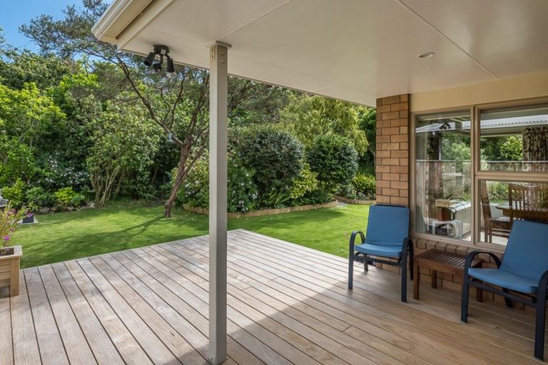 Photo of property in 4 Kaikomako Road, Waikanae, 5036