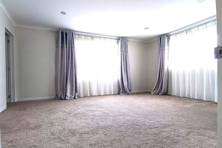 Photo of property in 73 Rosewell Crescent, Flat Bush, Auckland, 2019