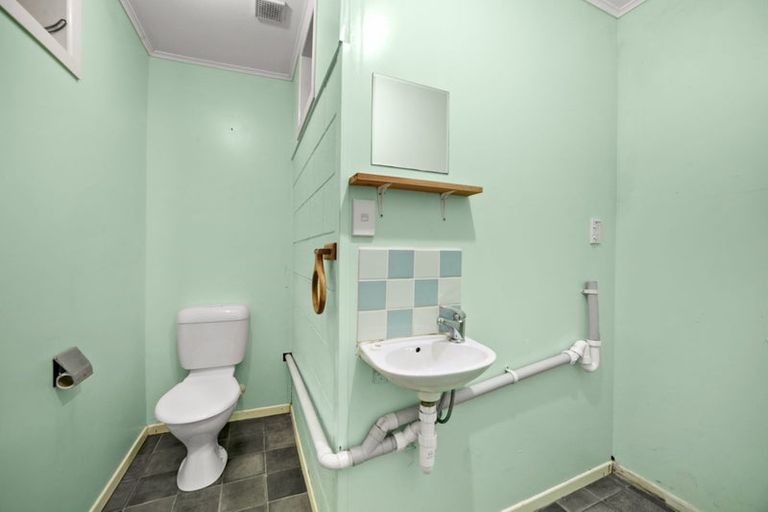 Photo of property in 11 Rangiora Avenue, Kaiwharawhara, Wellington, 6035