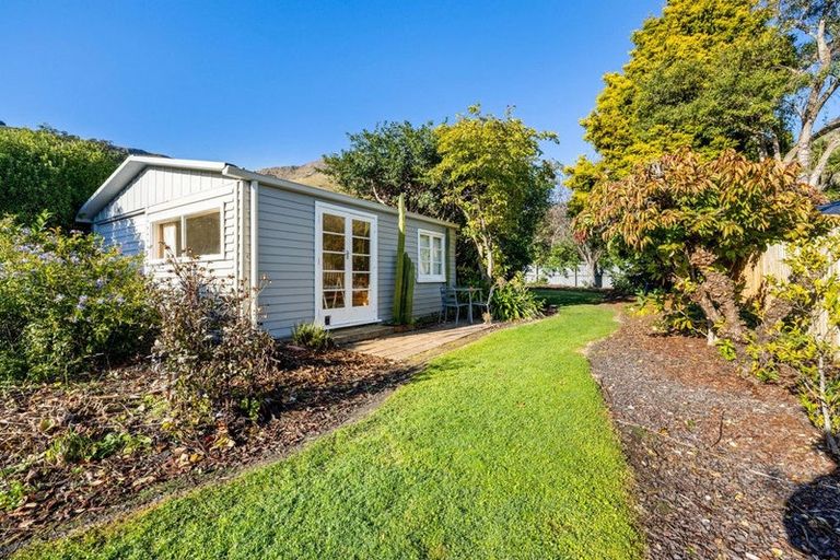 Photo of property in 18 Rollin Street, Heathcote Valley, Christchurch, 8022