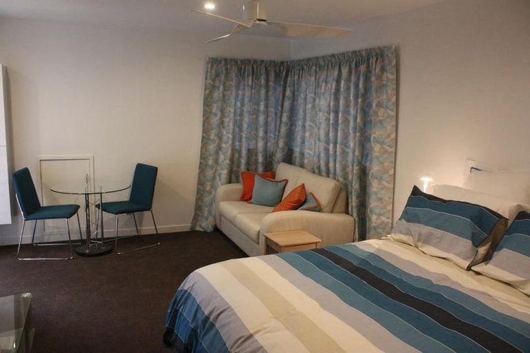 Photo of property in 1/99 Deep Creek Road, Waiake, Auckland, 0630