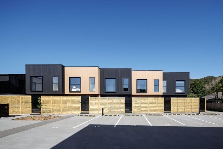 Photo of property in 9/342 Waiwhetu Road, Fairfield, Lower Hutt, 5011