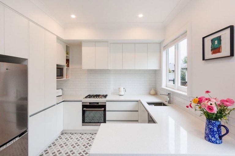 Photo of property in 11 Palm Avenue, Hokowhitu, Palmerston North, 4410