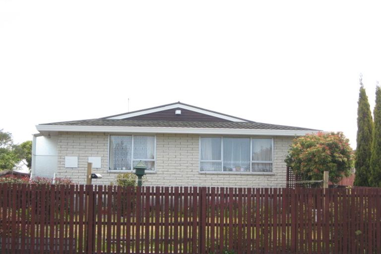 Photo of property in 23a Salford Avenue, Redwood, Christchurch, 8051
